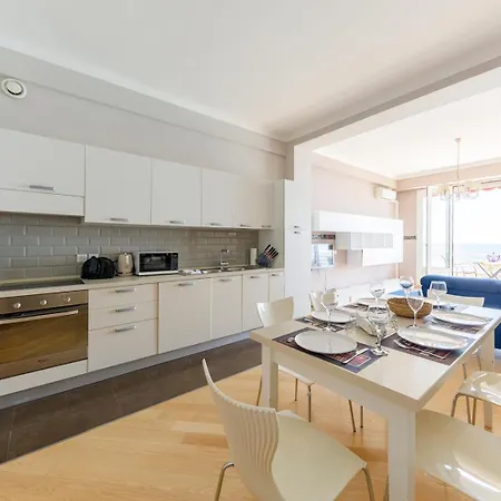 Wonderful On Sea Apartment Nizza
